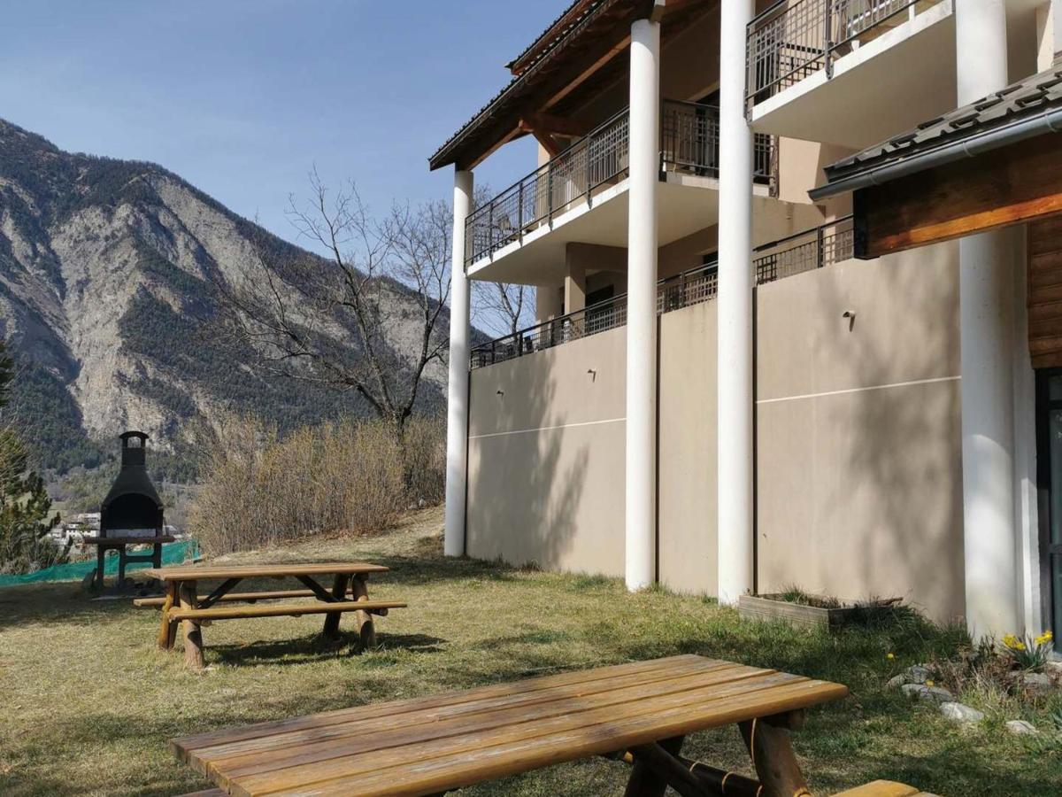 Studio 4 Personnes Avec Piscine Et Sauna - Residence Chateau Des Magnans - Jausiers - Fr-1-165B-45 Dış mekan fotoğraf